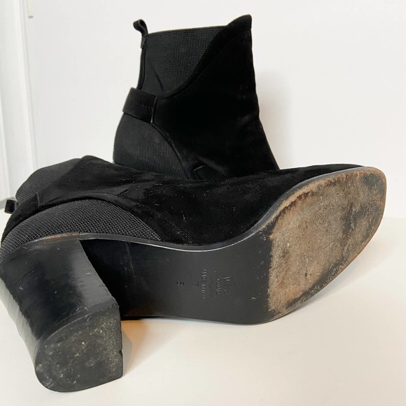 Donna Karan New York velvet booties, DKNY black velvet booties, heeled booties - Picture 7 of 7